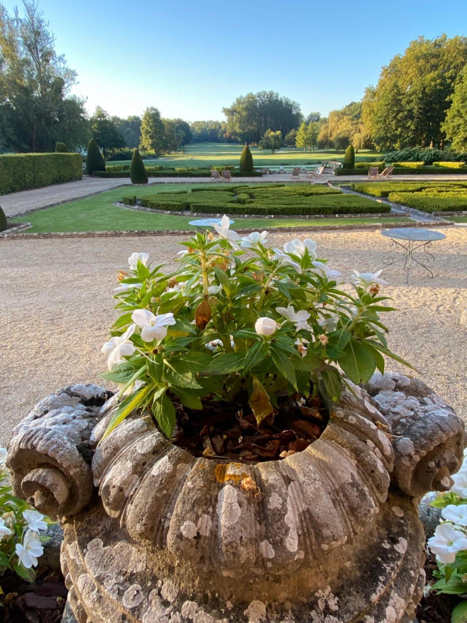 Chateau D'Augerville Golf & Spa Resort Esterno foto