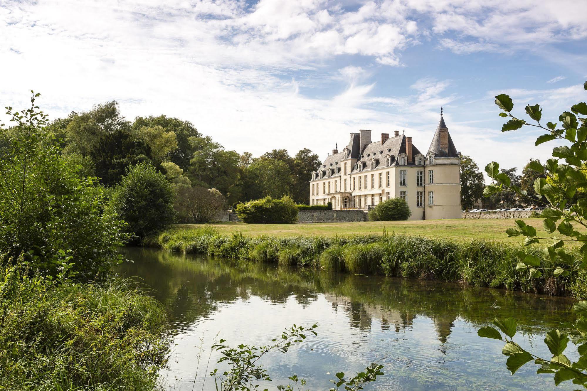 Chateau D'Augerville Golf & Spa Resort Esterno foto