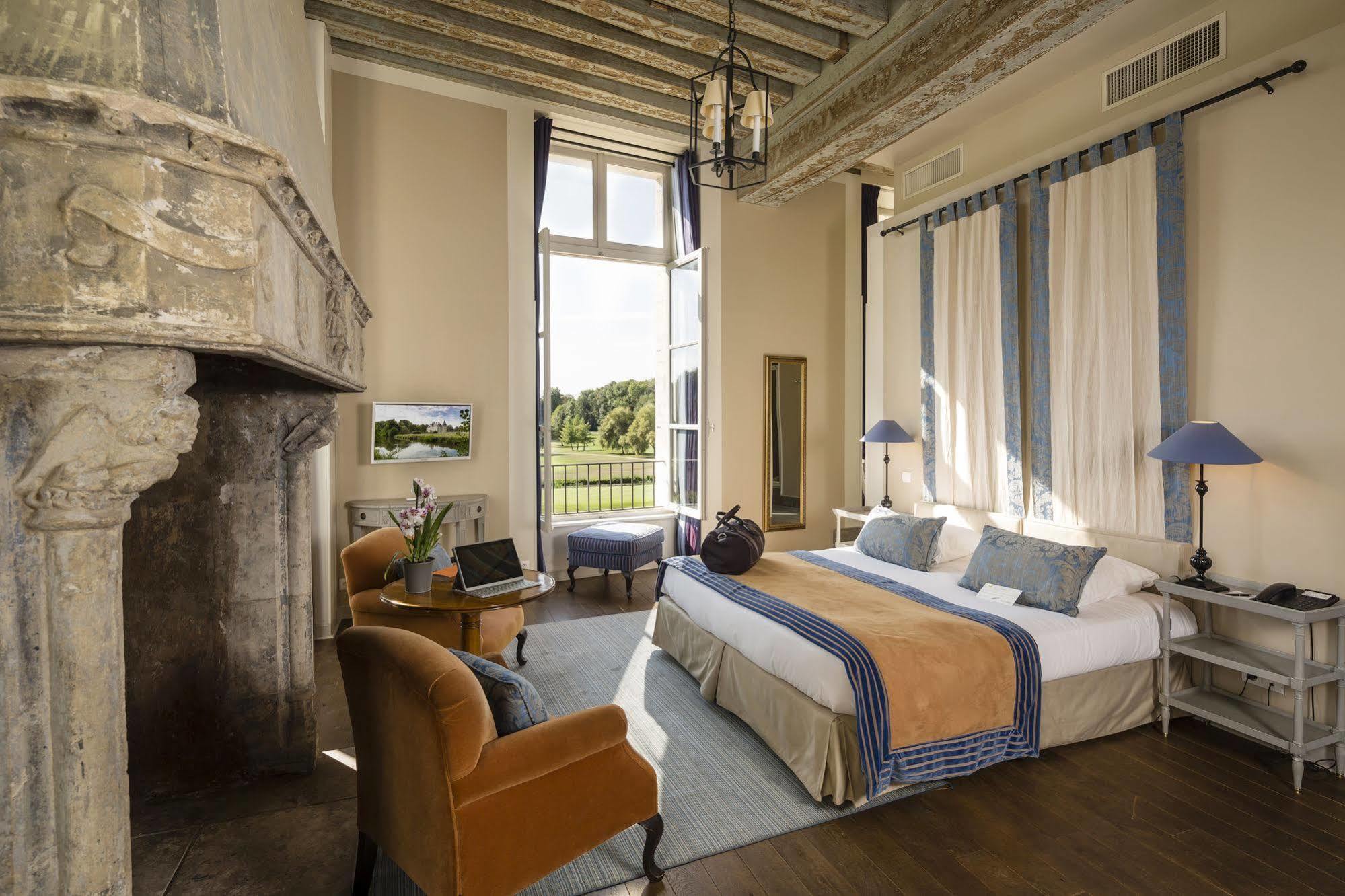 Chateau D'Augerville Golf & Spa Resort Esterno foto
