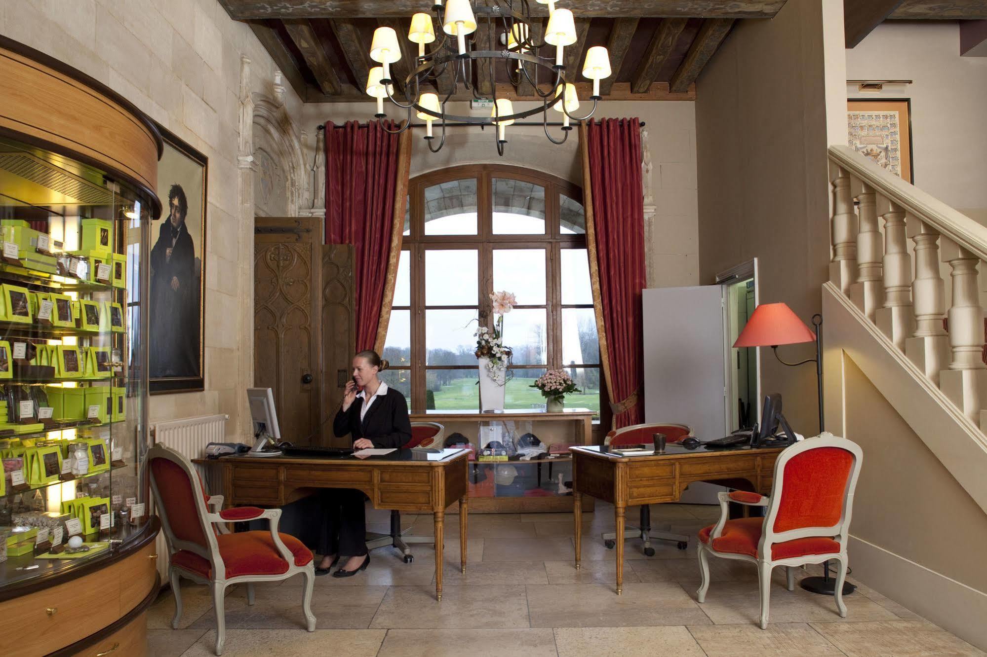 Chateau D'Augerville Golf & Spa Resort Esterno foto