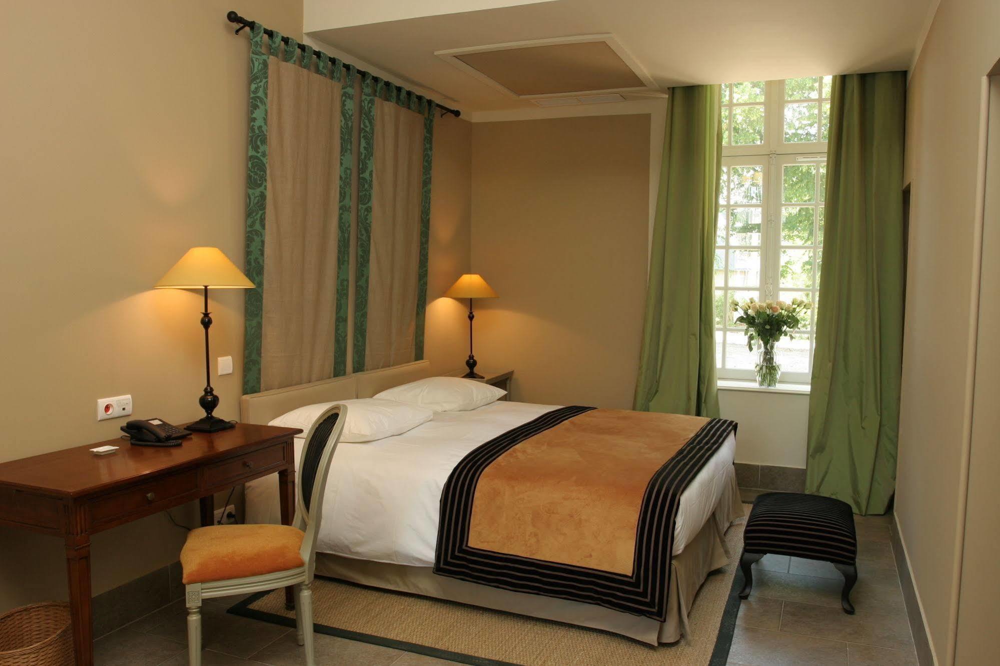 Chateau D'Augerville Golf & Spa Resort Esterno foto