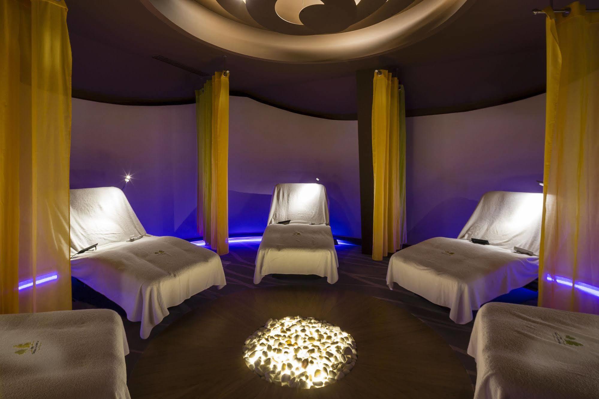 Chateau D'Augerville Golf & Spa Resort Esterno foto