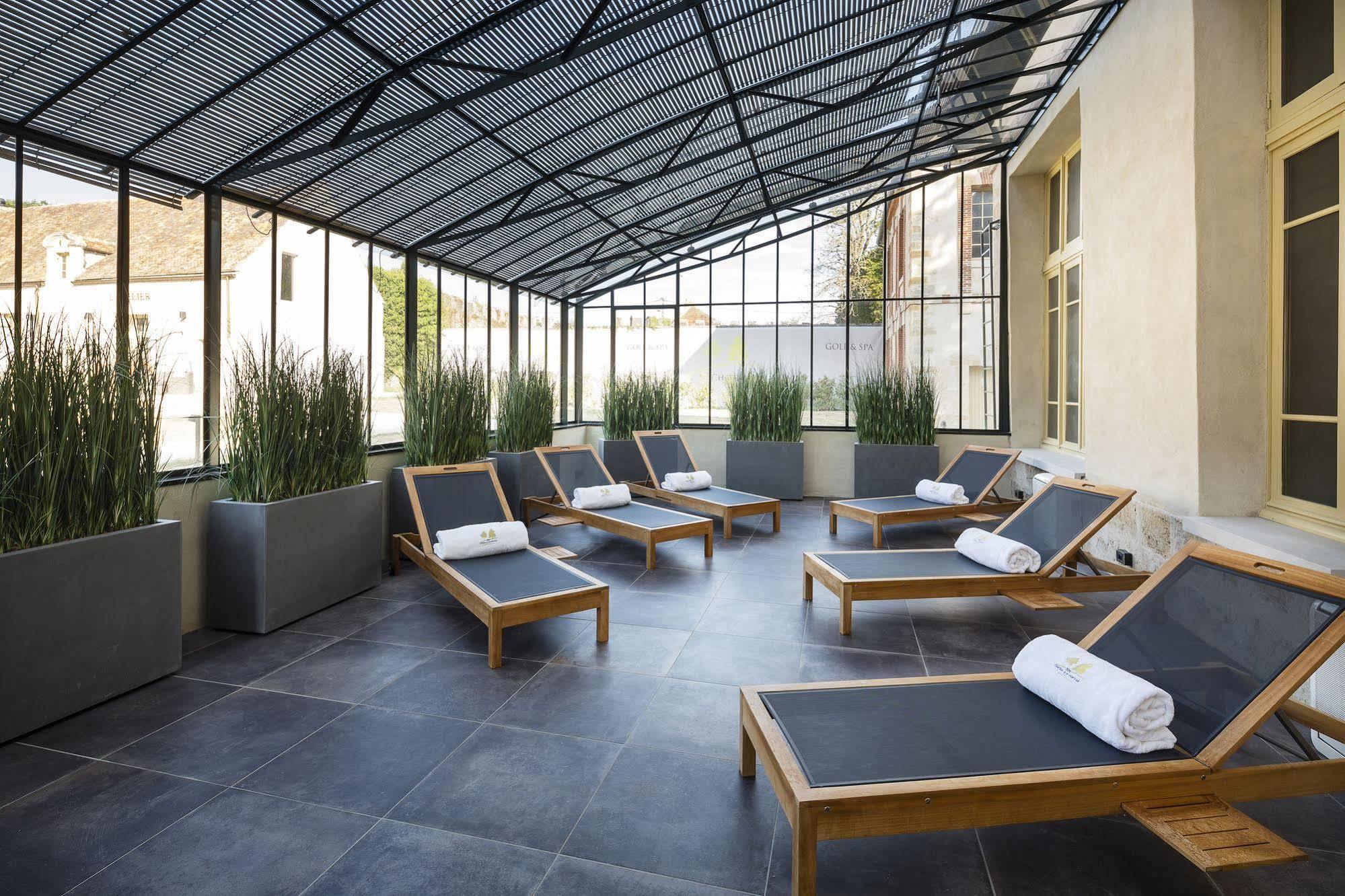 Chateau D'Augerville Golf & Spa Resort Esterno foto