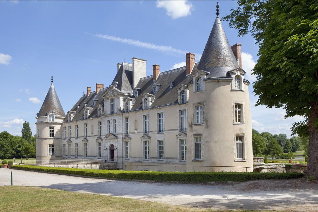 Chateau D'Augerville Golf & Spa Resort Esterno foto